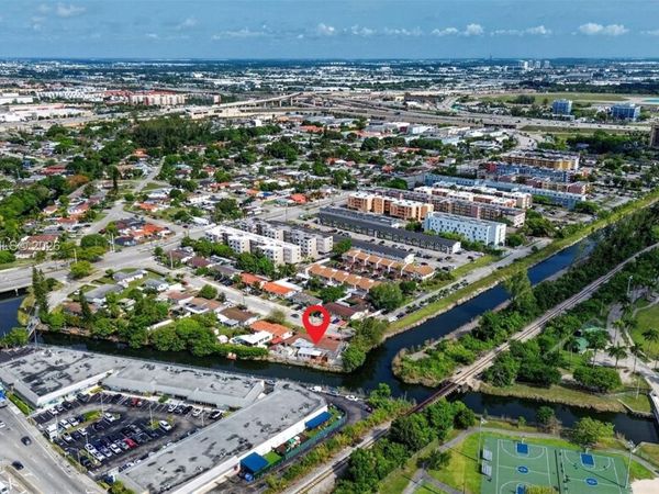 7100 NW 1st Ter, Miami, FL 33126