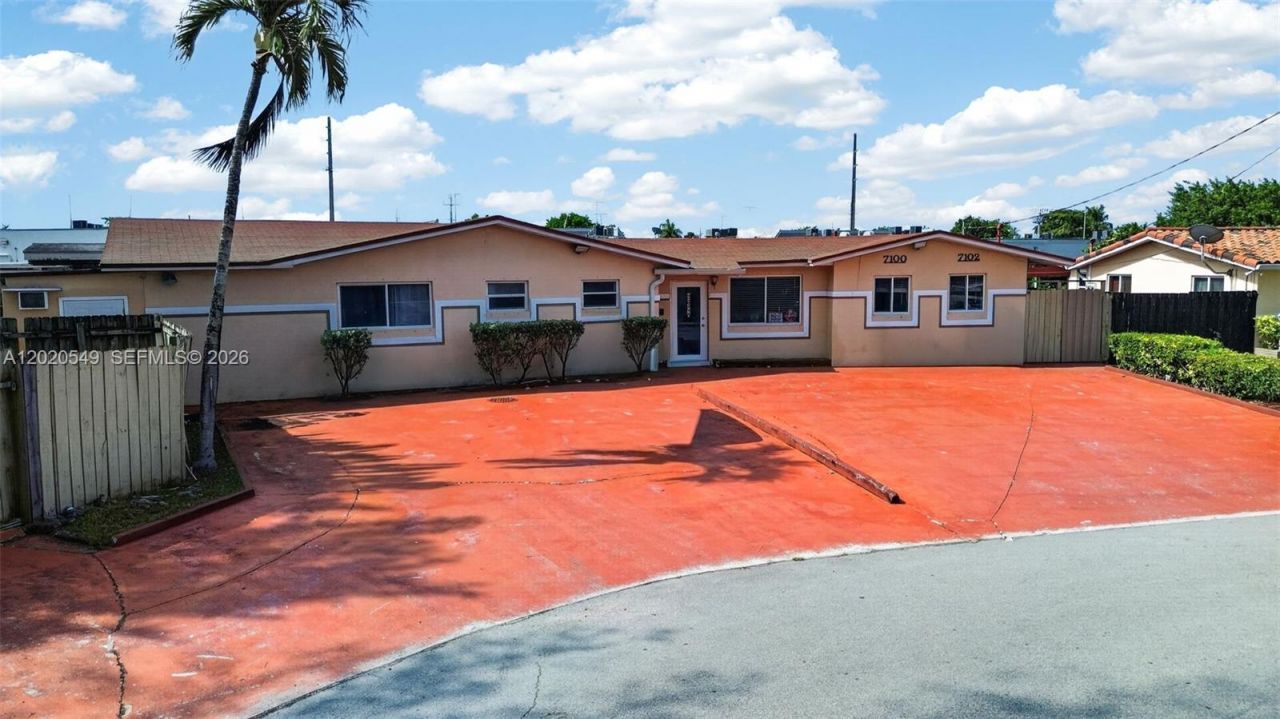 7100 NW 1st Ter, Miami, FL 33126 Photo