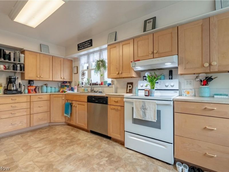 2417 S Arch Avenue , Alliance, OH 44601 Photo 13