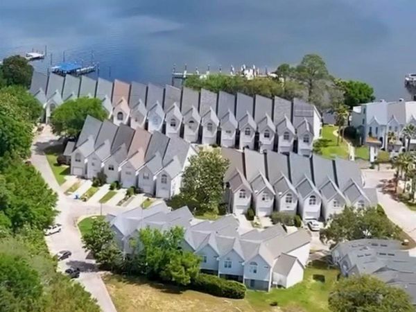 7267 Majestic Blvd, Navarre, FL 32566
