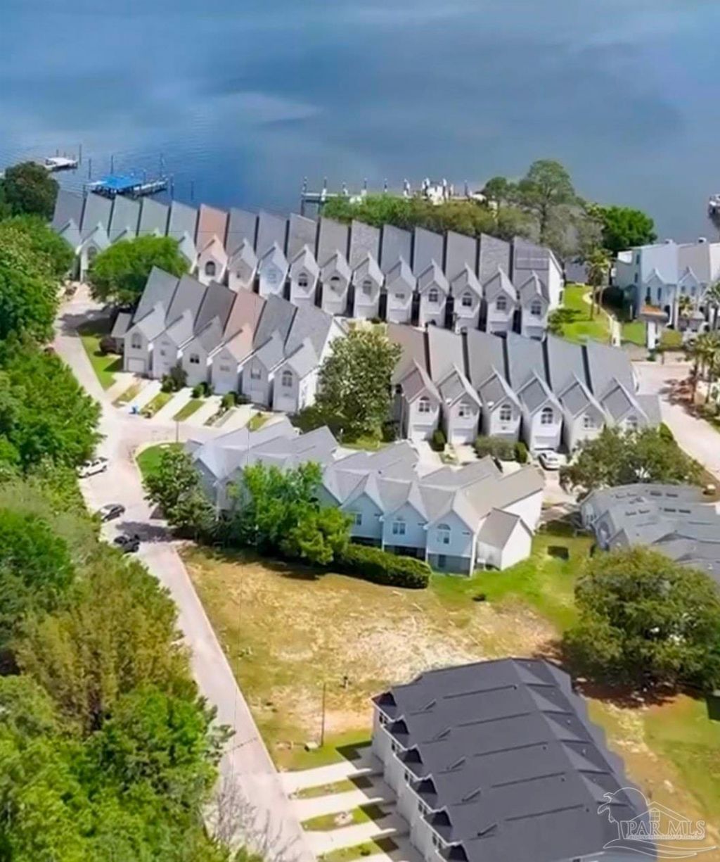7267 Majestic Blvd, Navarre, FL 32566 Main Photo