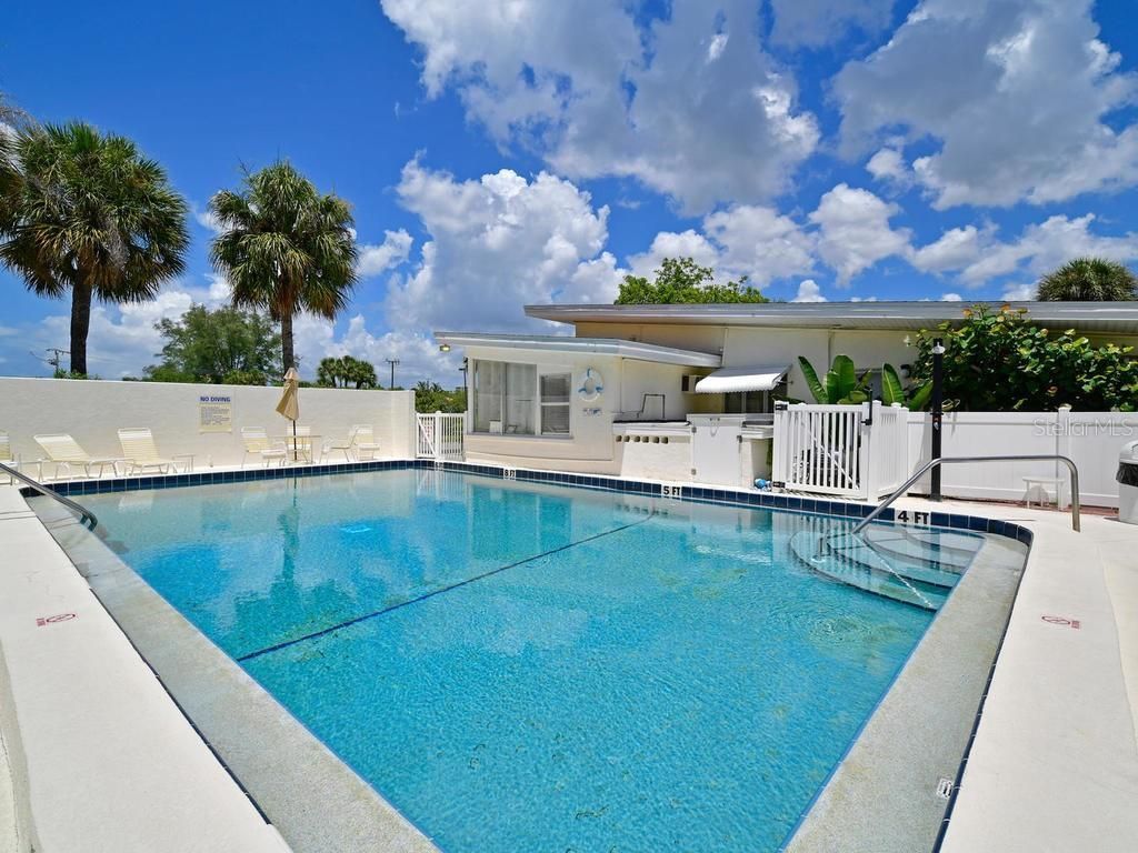170 Roosevelt Drive , Unit 8, Sarasota, FL 34236 Photo