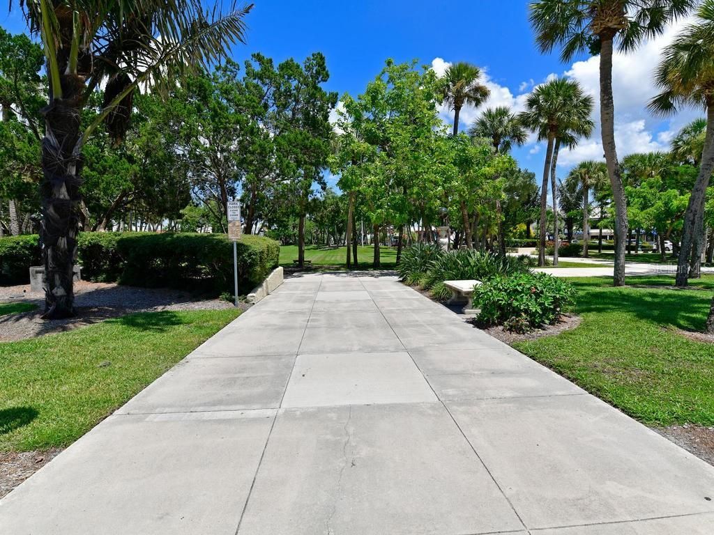 170 Roosevelt Drive , Unit 8, Sarasota, FL 34236 Photo