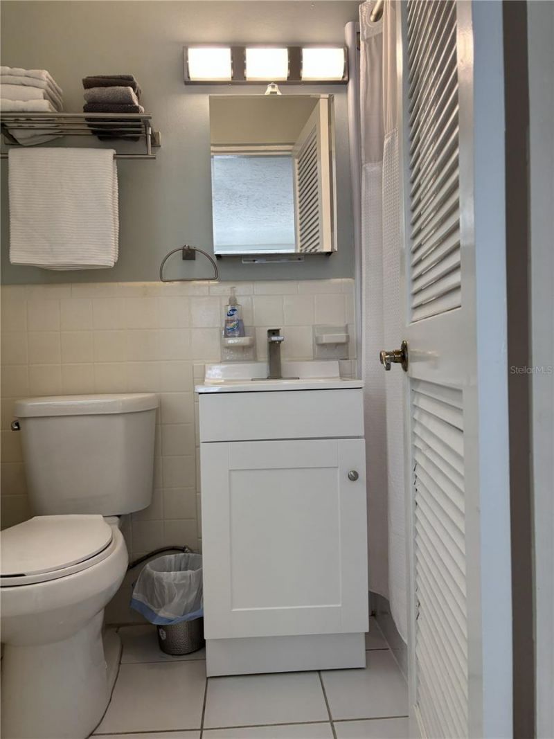 170 Roosevelt Drive , Unit 8, Sarasota, FL 34236 Photo