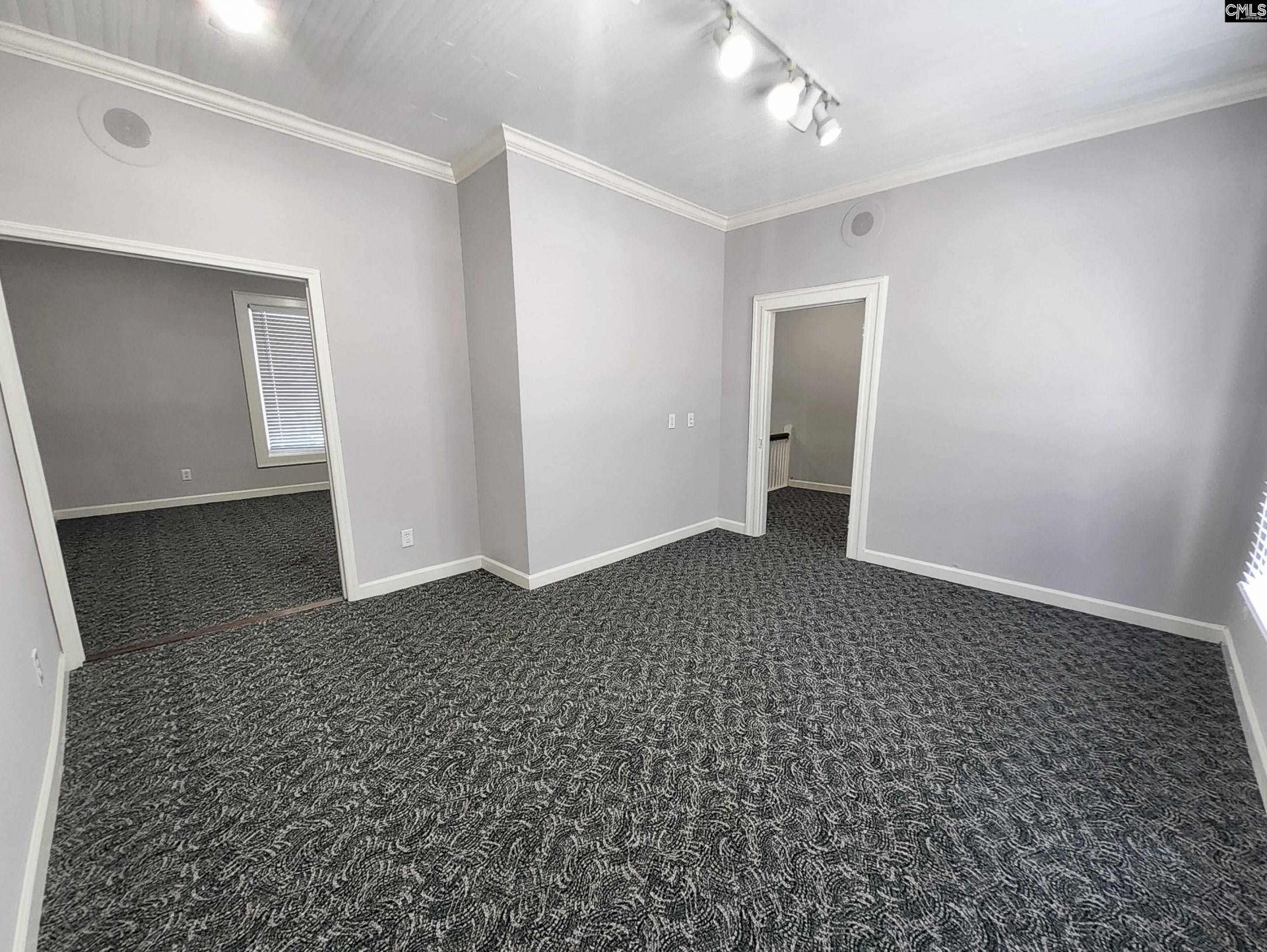 191 Friarsgate Boulevard  Photo 10