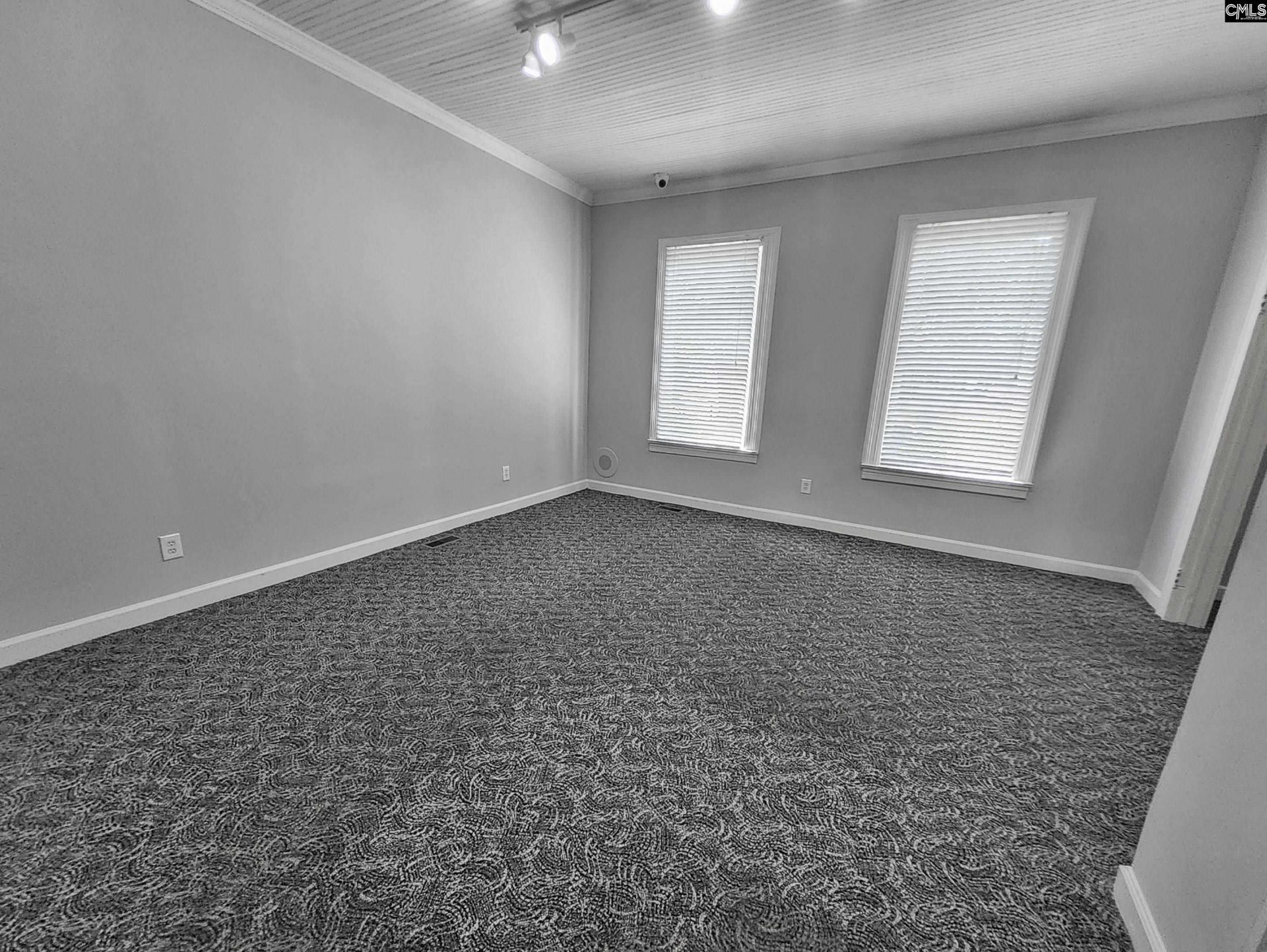 191 Friarsgate Boulevard  Photo 11