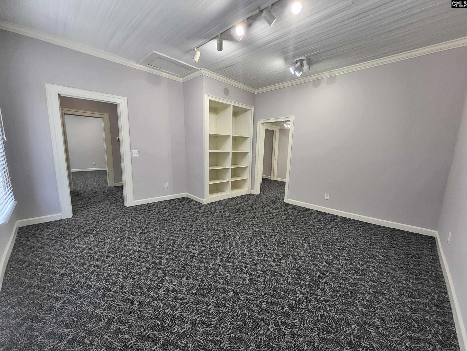 191 Friarsgate Boulevard  Photo 12