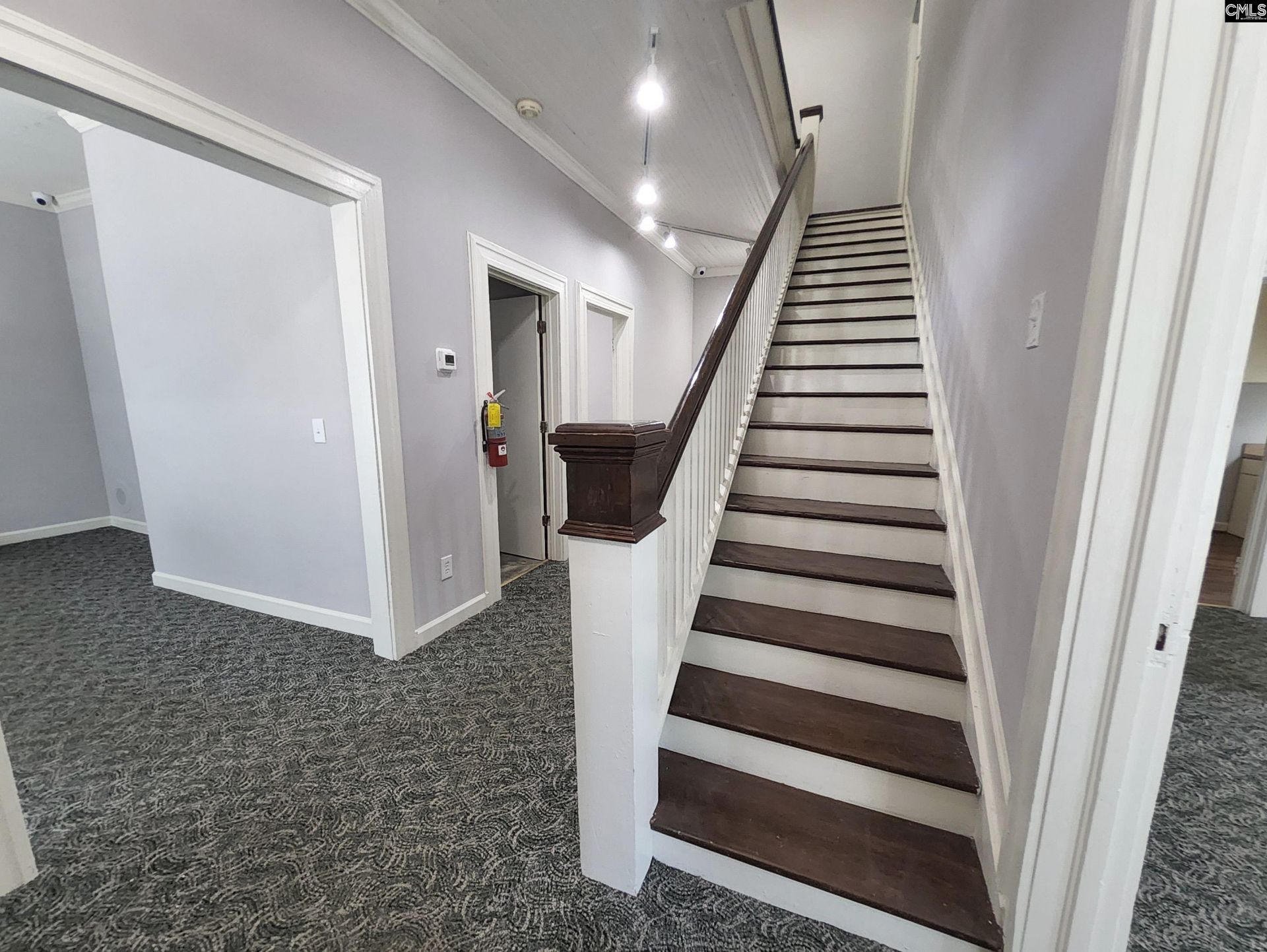 191 Friarsgate Boulevard  Photo 4