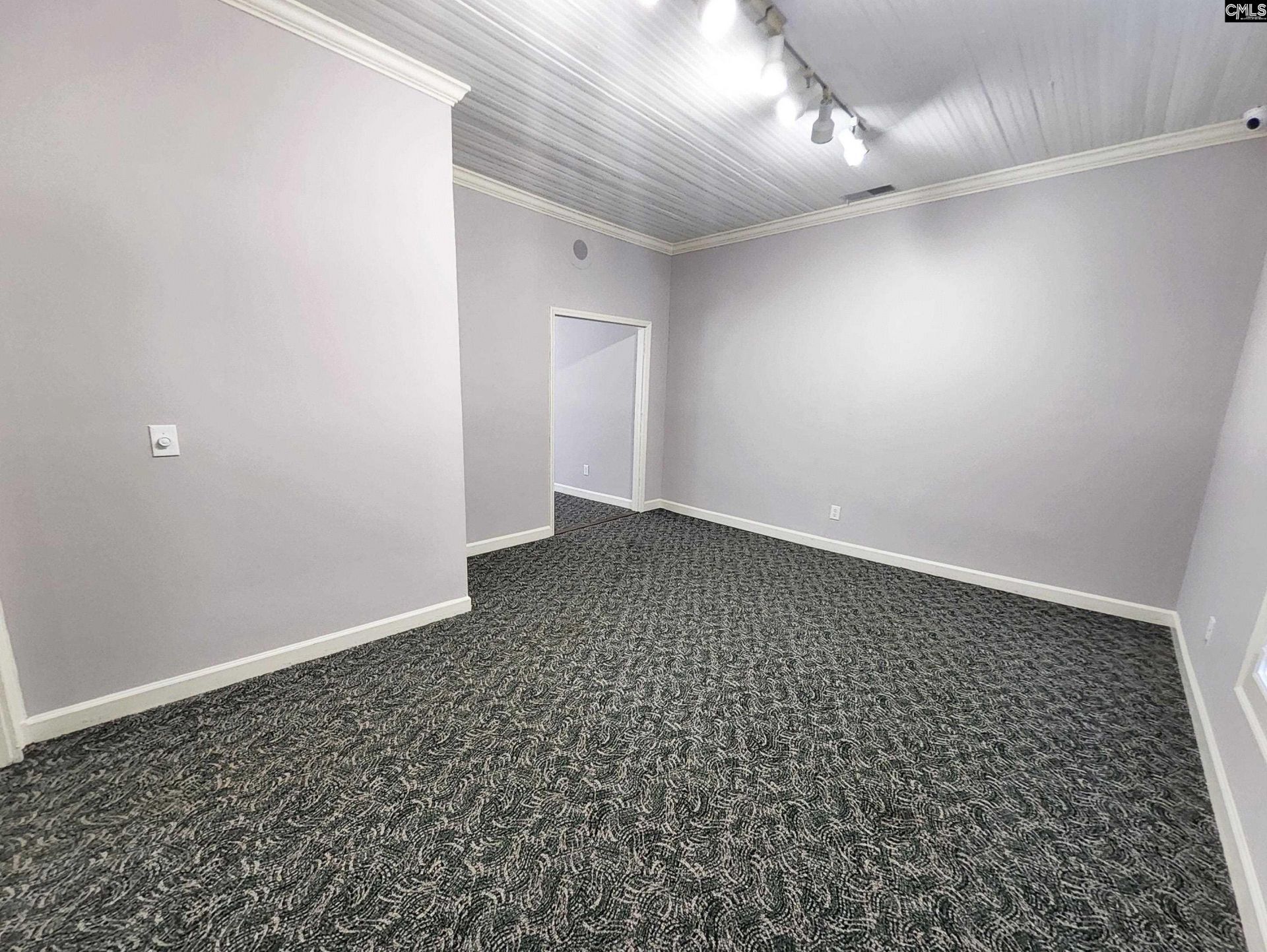191 Friarsgate Boulevard  Photo 8