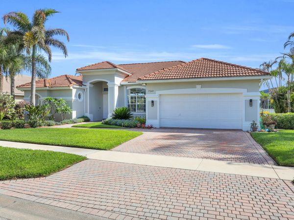 7041 SE Bay Hill Drive, Stuart, FL 34997