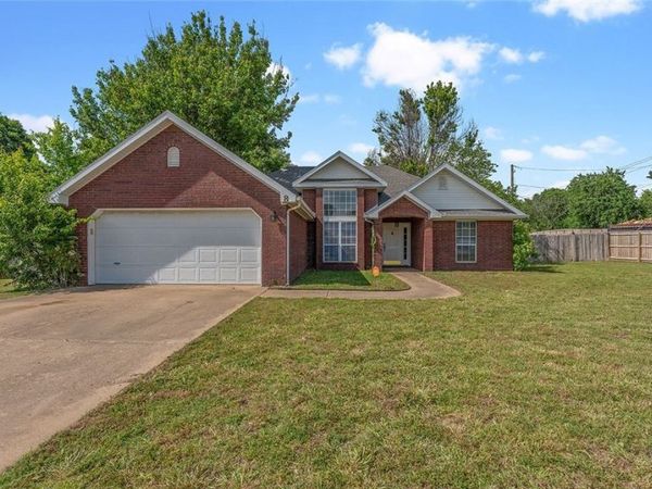 8 Northaven Street , Farmington, AR 72730