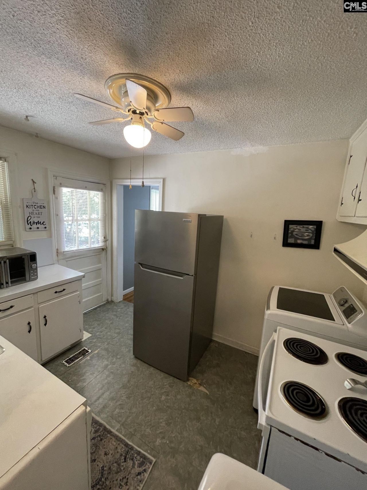 2434 Paxton Street  Photo 10