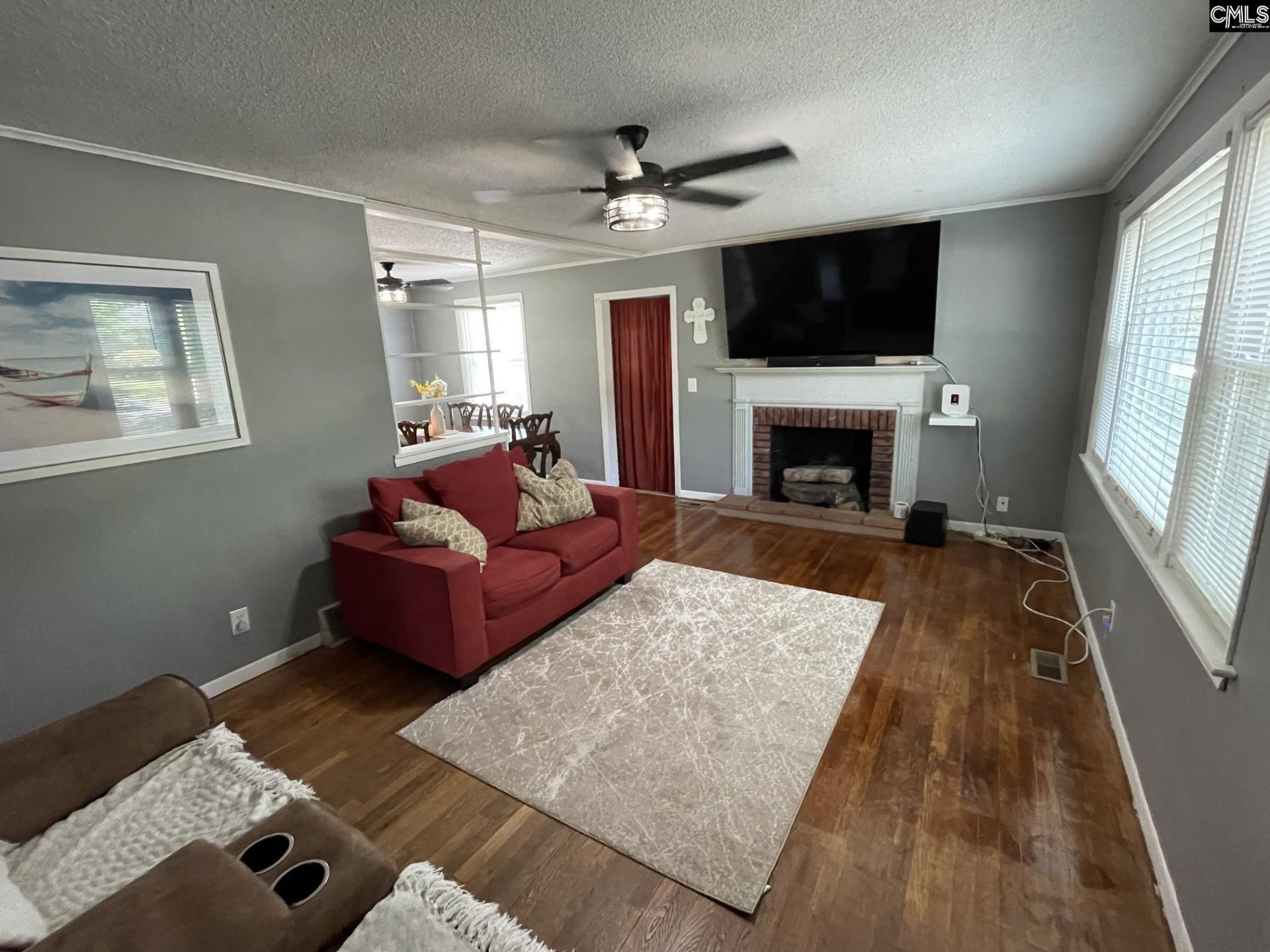 2434 Paxton Street  Photo 6