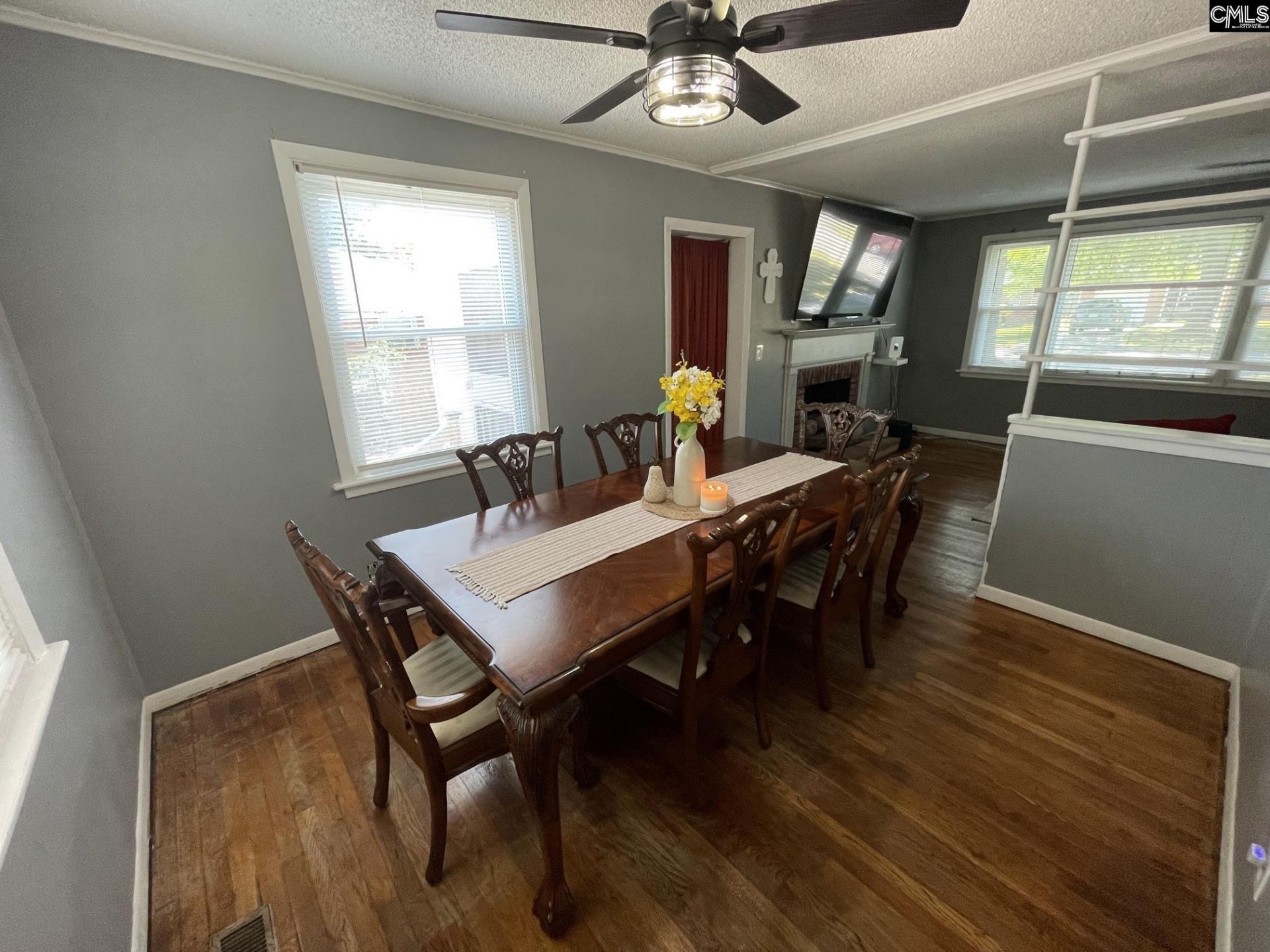 2434 Paxton Street  Photo 8