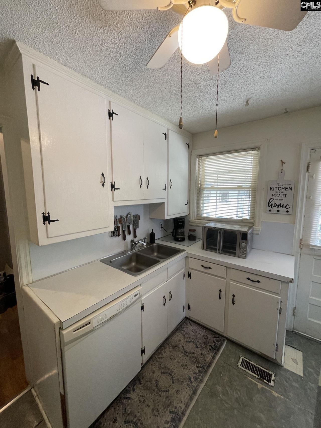 2434 Paxton Street  Photo 9