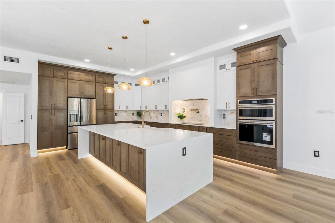 1534 E Lake Woodlands Parkway, Oldsmar, FL 34677 Photo