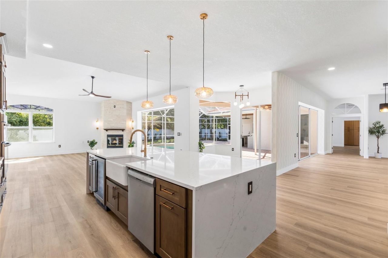 1534 E Lake Woodlands Parkway, Oldsmar, FL 34677 Photo