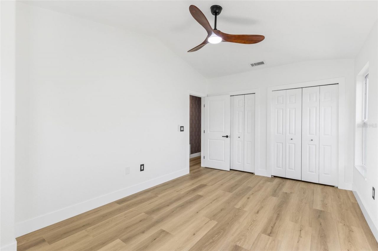 1534 E Lake Woodlands Parkway, Oldsmar, FL 34677 Photo