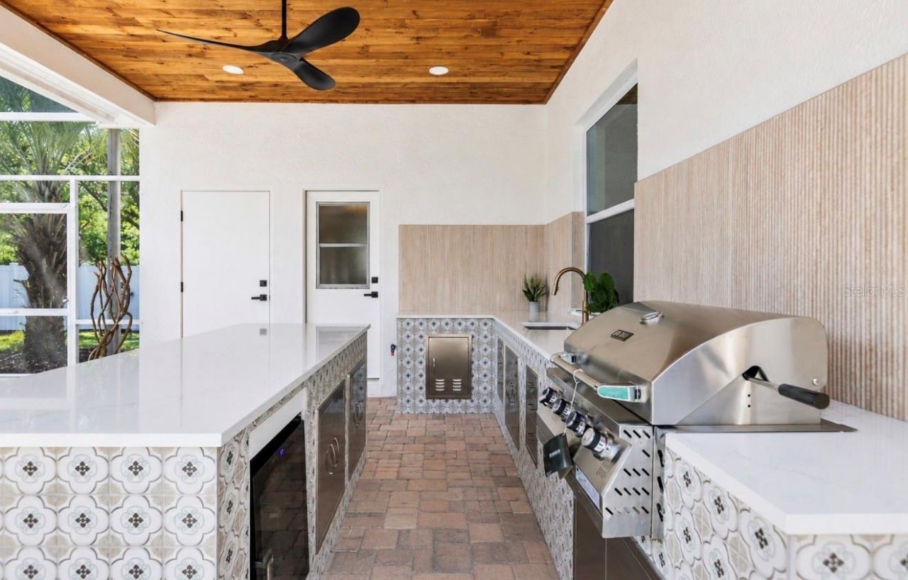 1534 E Lake Woodlands Parkway, Oldsmar, FL 34677 Photo