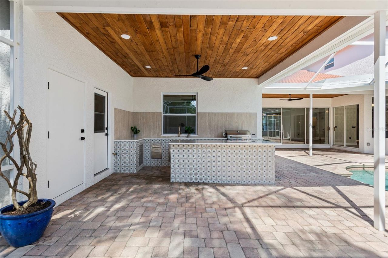 1534 E Lake Woodlands Parkway, Oldsmar, FL 34677 Photo
