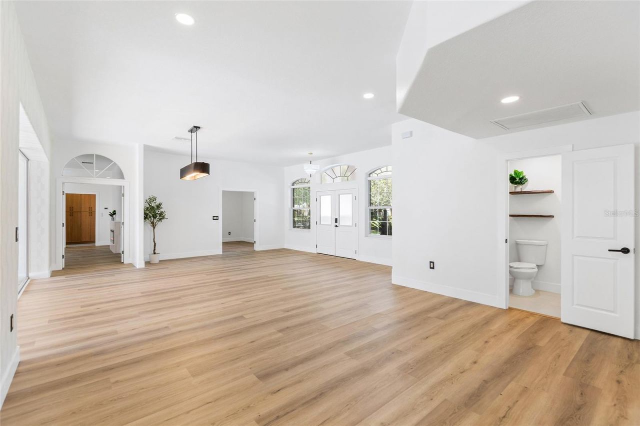1534 E Lake Woodlands Parkway, Oldsmar, FL 34677 Photo
