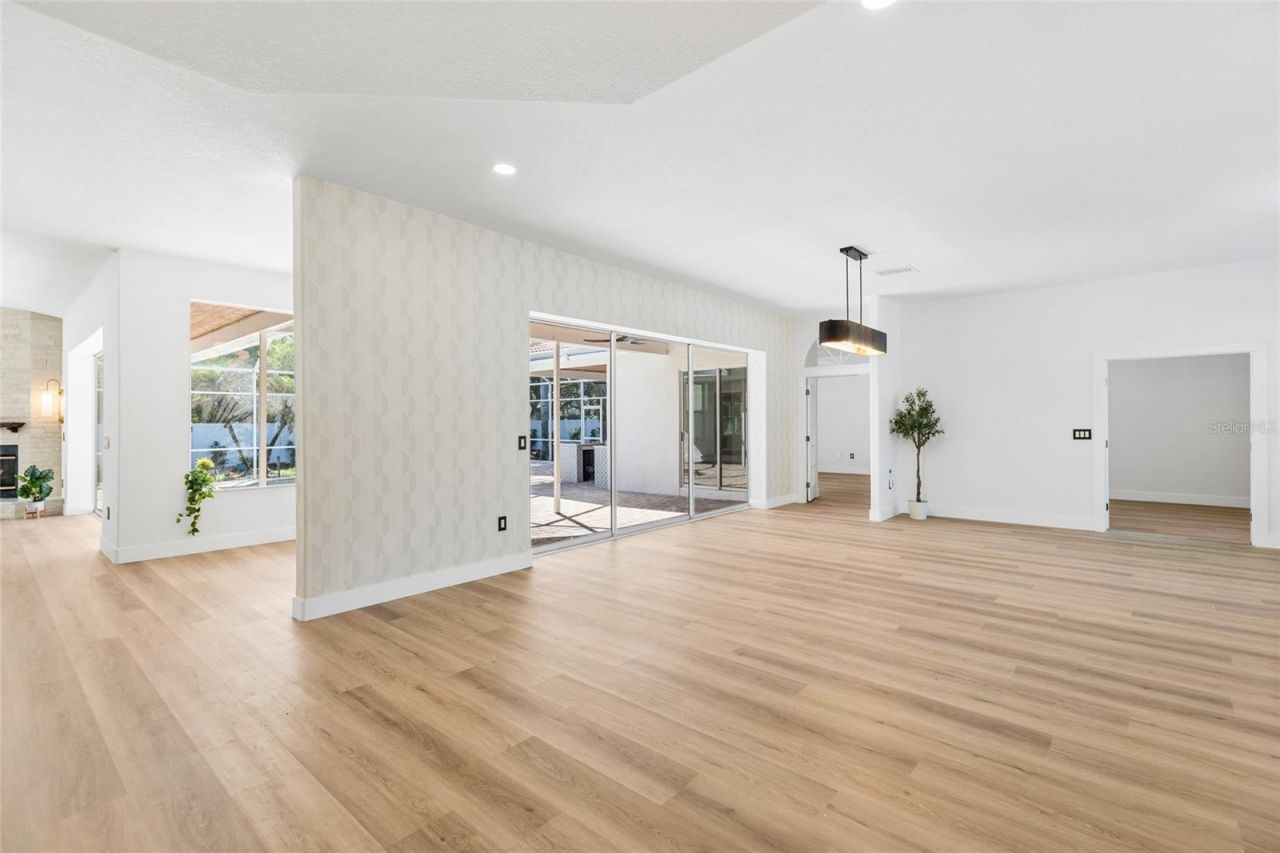 1534 E Lake Woodlands Parkway, Oldsmar, FL 34677 Photo
