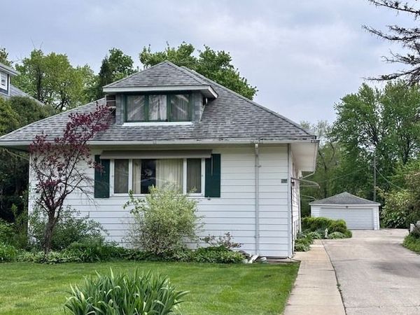 377 Blackhawk Road , Riverside, IL 60546