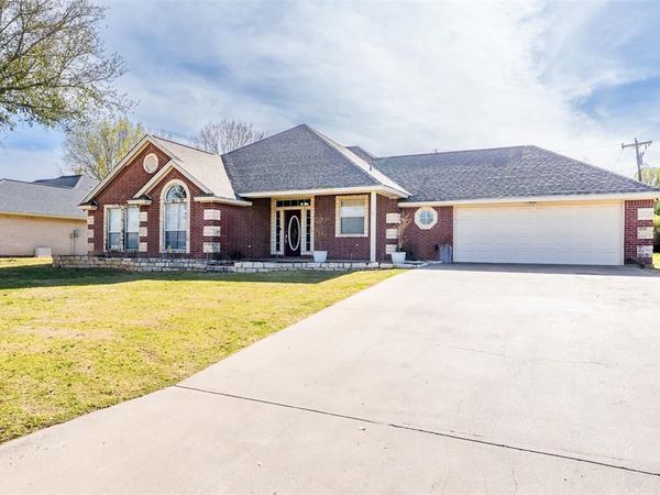 1466 Oakwood Drive, Stephenville, TX 76401