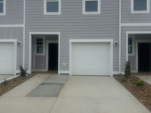 216 Darlington Dr, Dickson, TN 37055