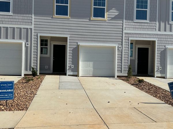 216 Darlington Dr, Dickson, TN 37055
