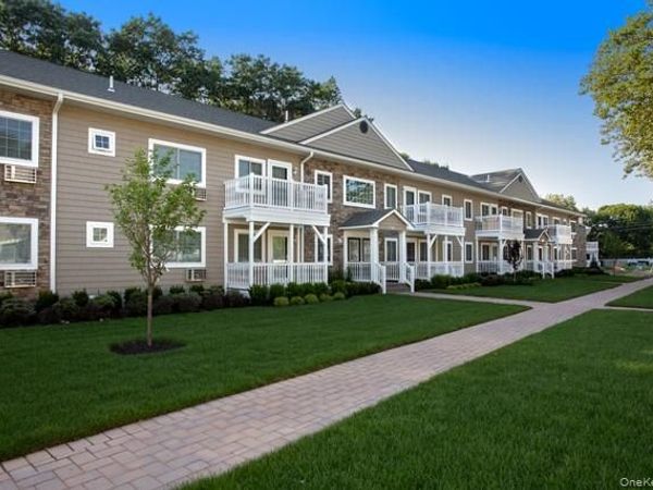 198B Jefferson Avenue , Unit 1C, Saint James, NY 11780