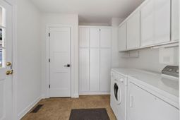 272 Bampfield Drive photo 4