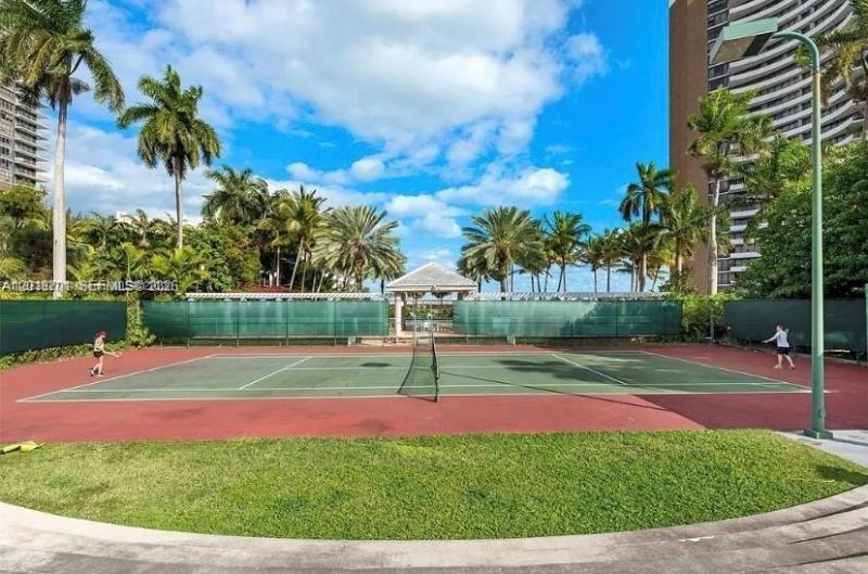 770 NE 69th St , Unit 1E, Miami, FL 33138 Photo