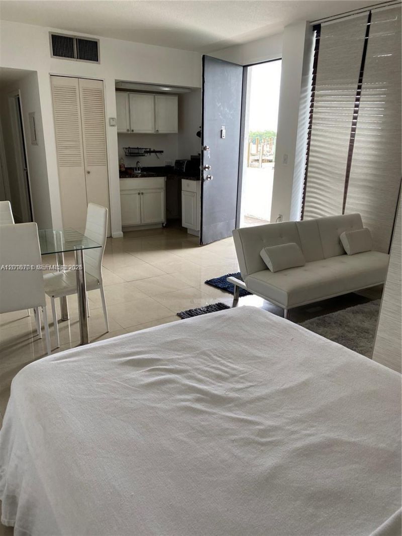770 NE 69th St , Unit 1E, Miami, FL 33138 Photo