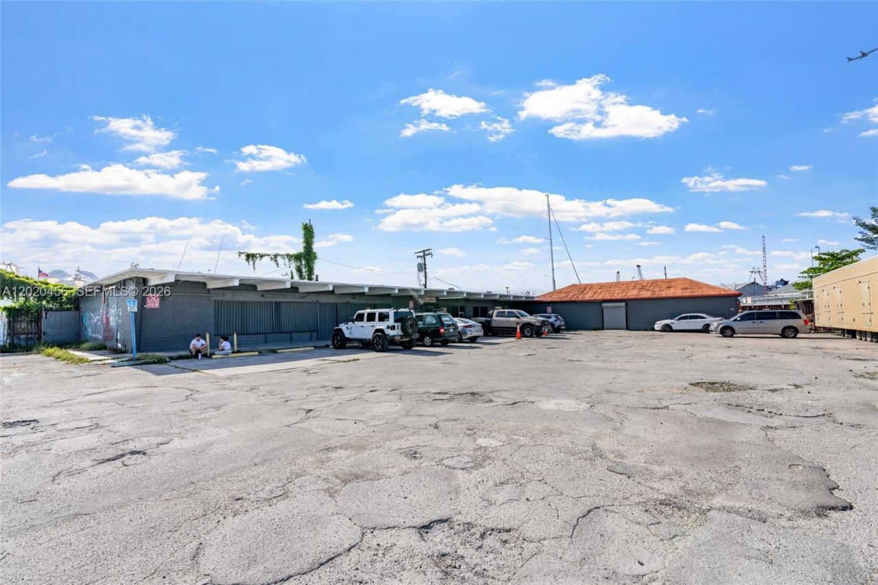 3066 NW River Dr, Miami, FL 33142 Photo