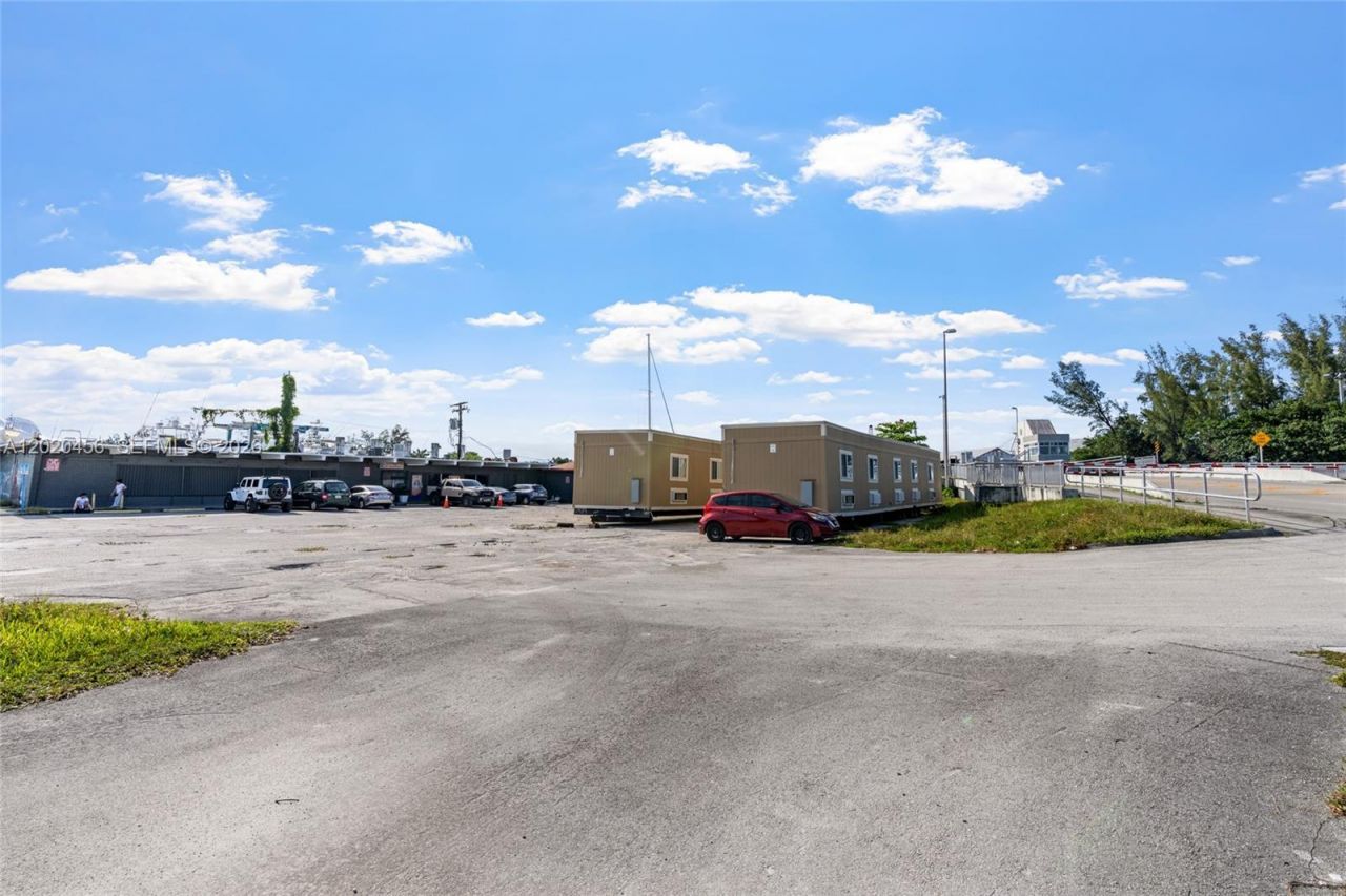 3066 NW River Dr, Miami, FL 33142 Photo