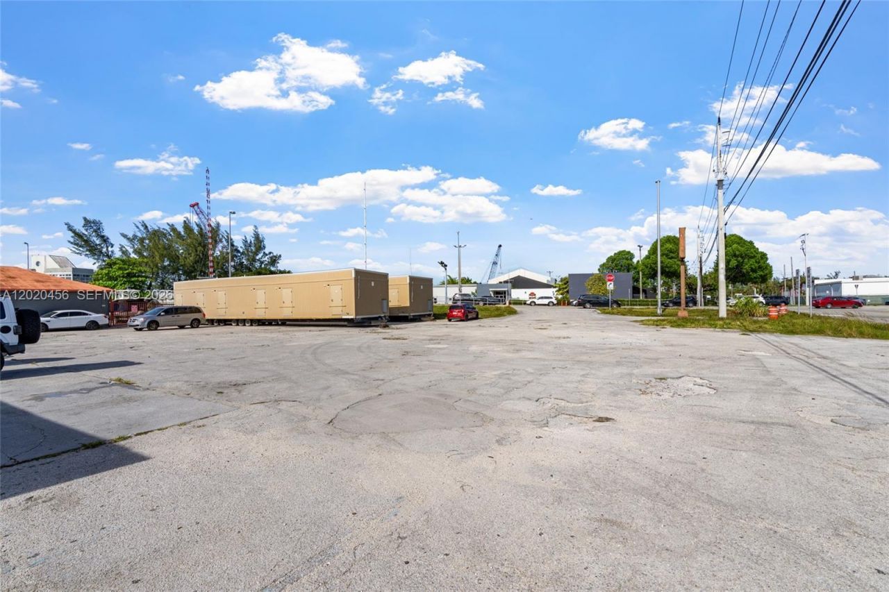3066 NW River Dr, Miami, FL 33142 Photo