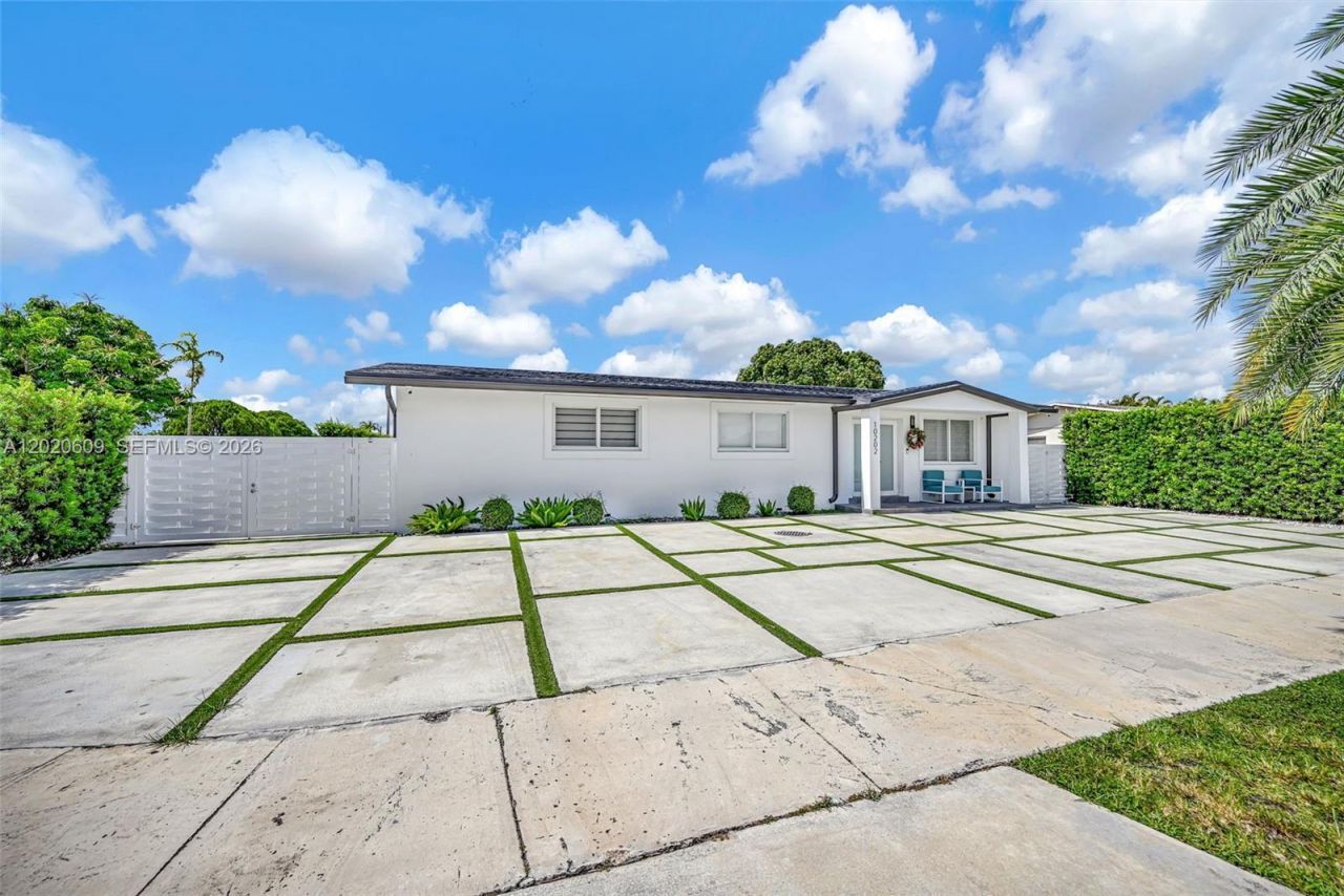 10202 SW 33rd St , Miami, FL 33165 Photo