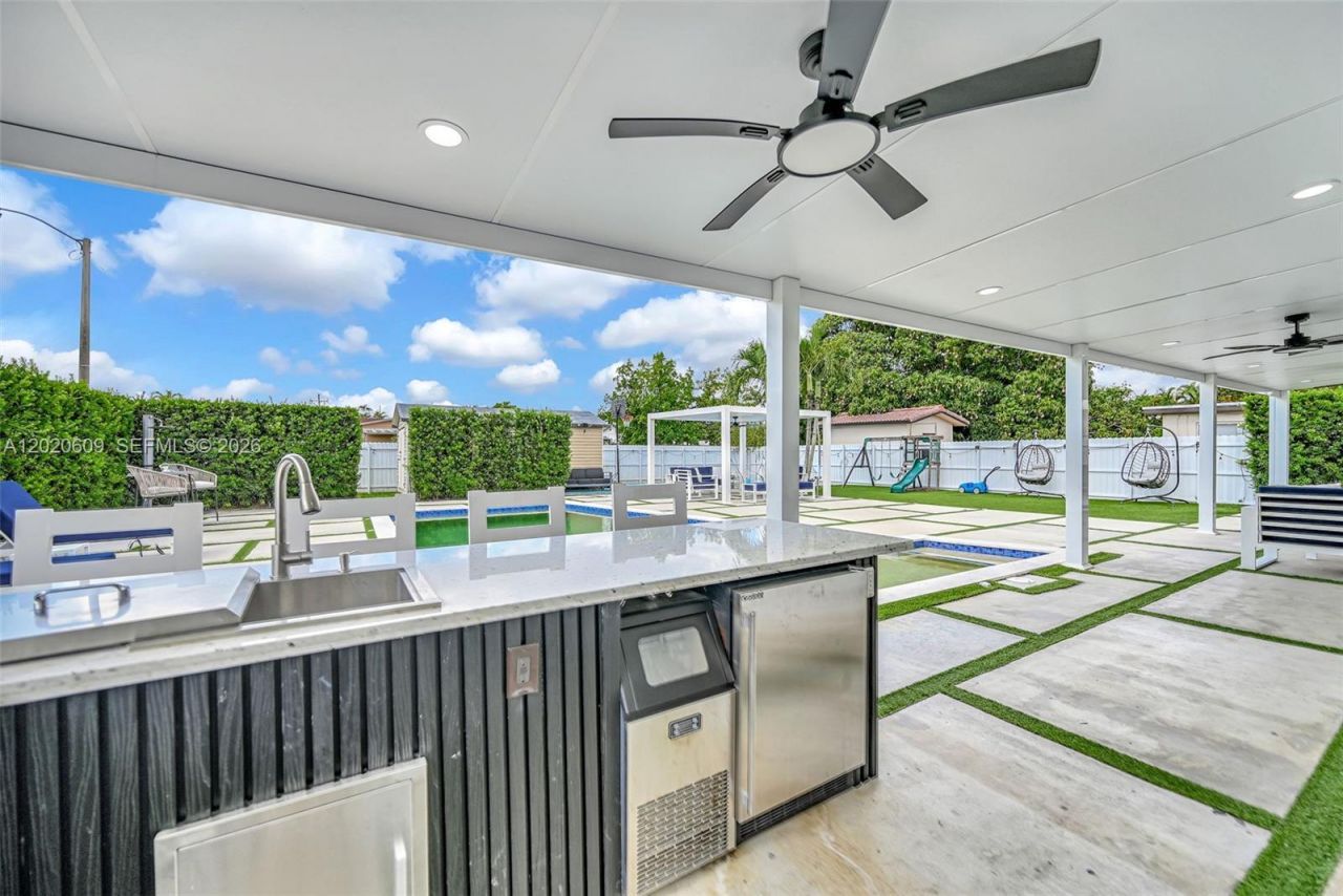 10202 SW 33rd St , Miami, FL 33165 Photo