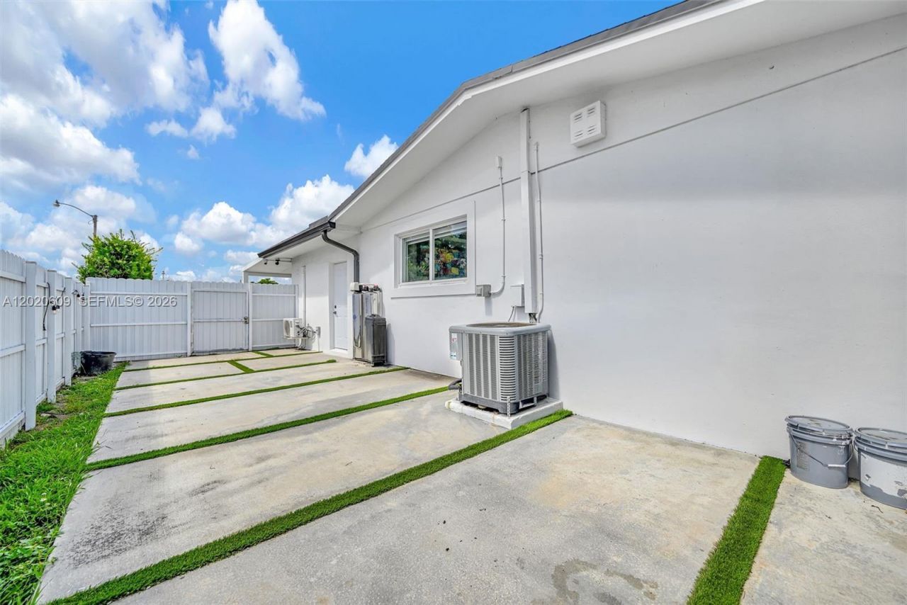 10202 SW 33rd St , Miami, FL 33165 Photo