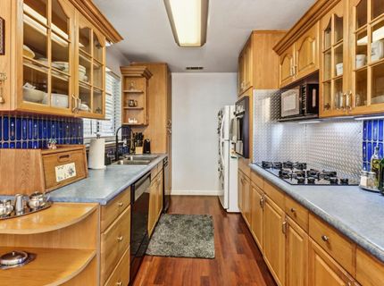 2318 Thompson Way, Sacramento, CA 95822 Photo