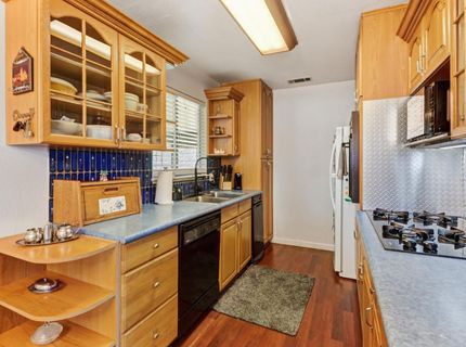 2318 Thompson Way, Sacramento, CA 95822 Photo