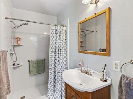 2318 Thompson Way, Sacramento, CA 95822 Photo