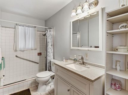 2318 Thompson Way, Sacramento, CA 95822 Photo