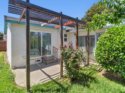 2318 Thompson Way, Sacramento, CA 95822 Photo