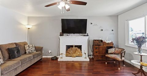 2318 Thompson Way, Sacramento, CA 95822 Photo