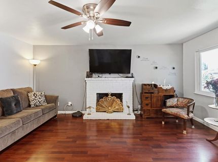 2318 Thompson Way, Sacramento, CA 95822 Photo
