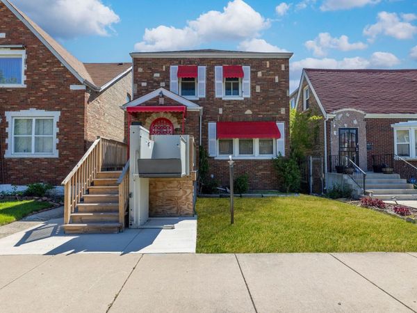 10211 S Eberhart Avenue , Chicago, IL 60628