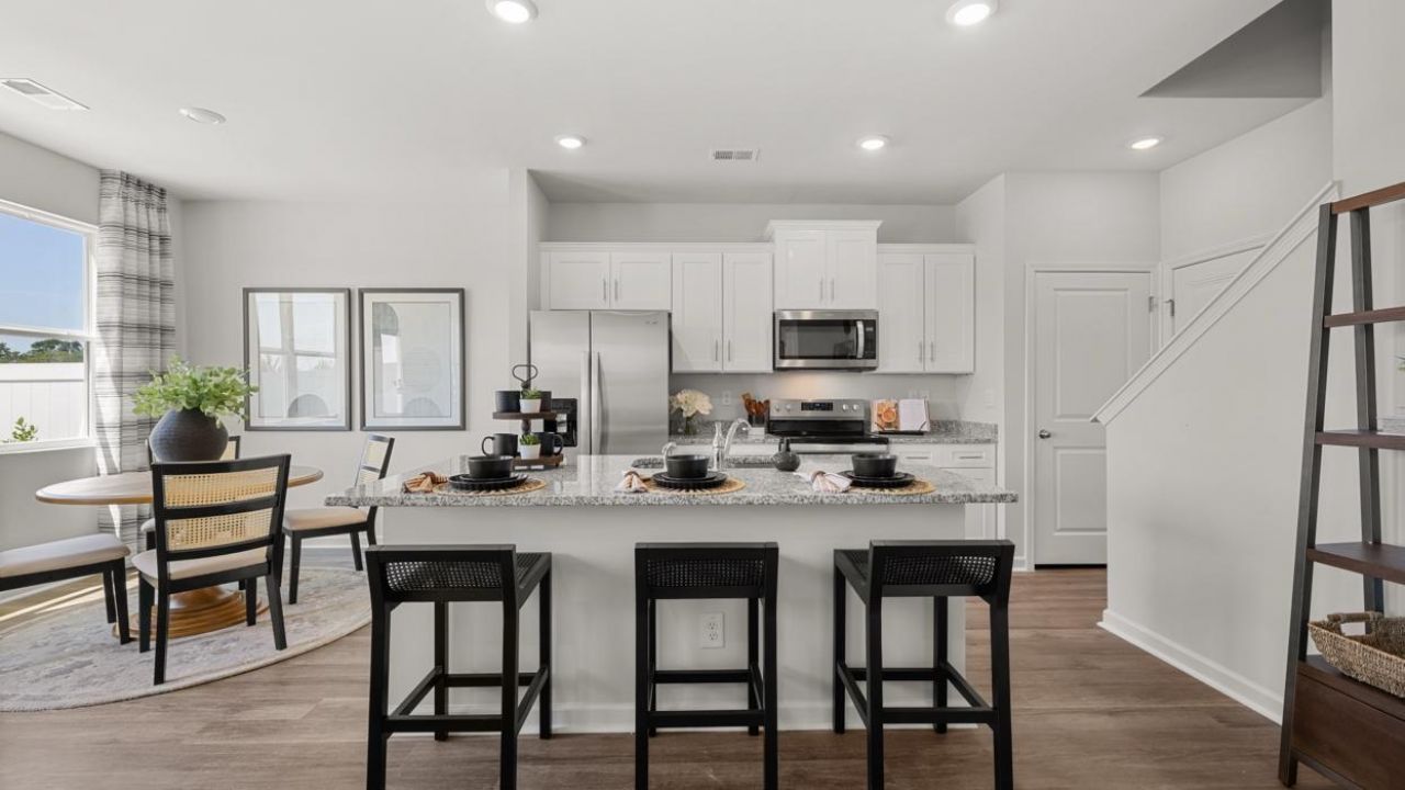 1960 Aztec Avenue , Shakopee, MN 55379