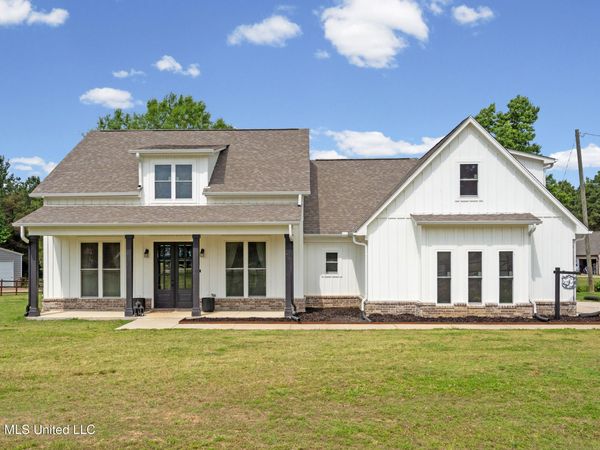 195 Southbrook Drive, Byhalia, MS 38611